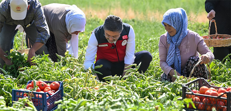 Bakan Yumaklı'dan Kadın Çiftçiler Günü Mesajı